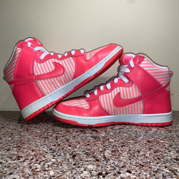 Too small for my girlfriend - Picture 2 of 5